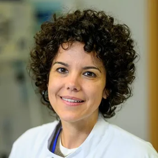 Adela Alcolea-Medina headshot