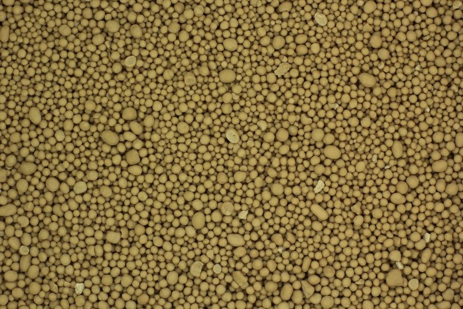 Supporting data for "de novo assembly and population genomic survey of natural yeast isolates with the Oxford Nanopore MinION sequencer"